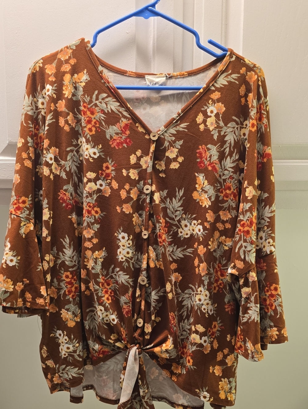 Brown Floral Button-Front Tie-Hem Blouse